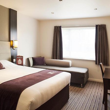 Premier Inn Watford Central 외부 사진