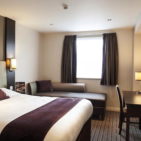 Premier Inn Watford Central 외부 사진