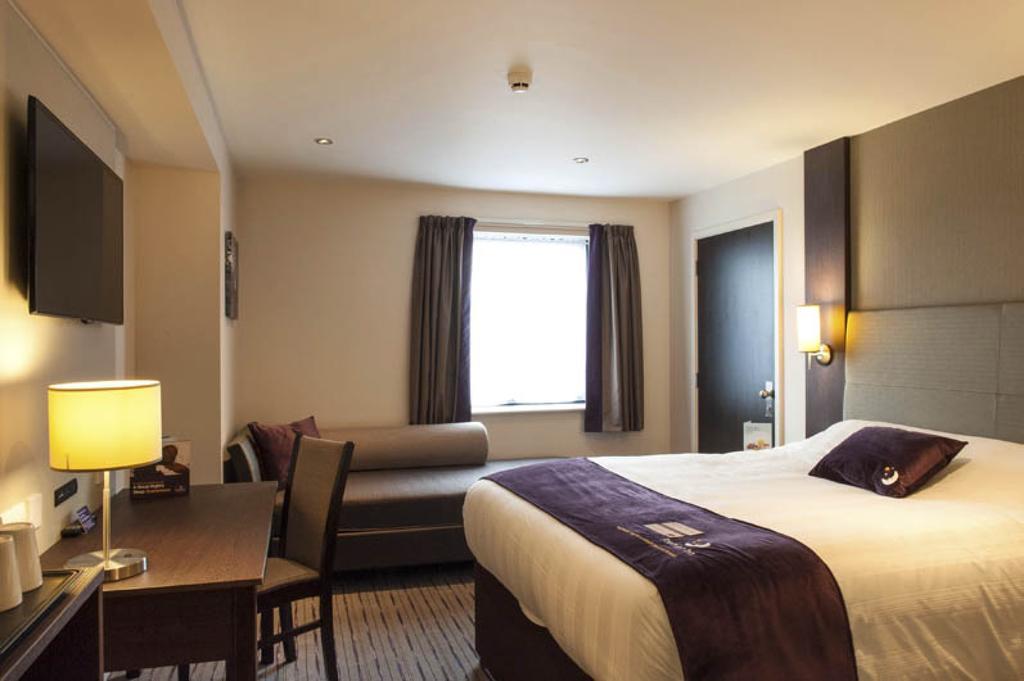 Premier Inn Watford Central 외부 사진